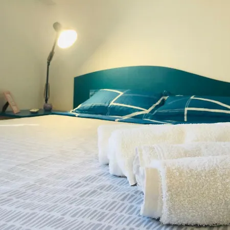 Elements Homestay Bucharest